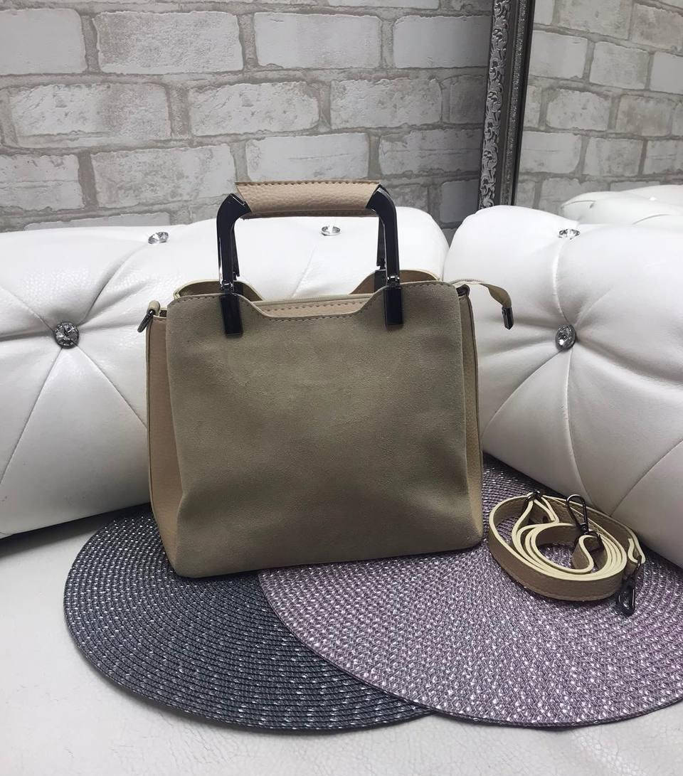 

Замшевая женская сумка модная с квадратными ручками небольшая темно-бежевая замша+кожзам, Бежевый