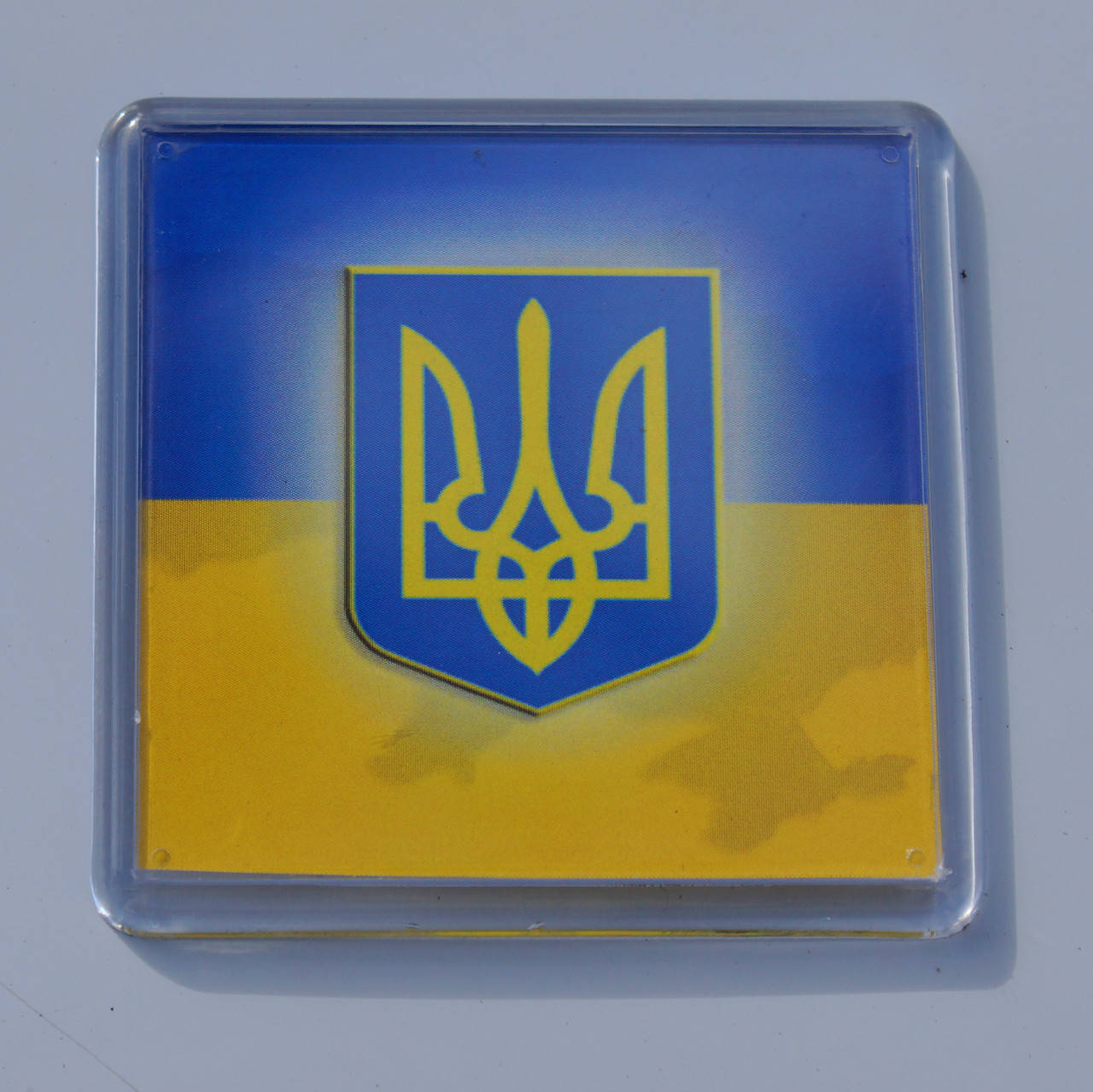 

Магнит "Тризуб на прапорі", купить магниты оптом, купити магніт з символікою.