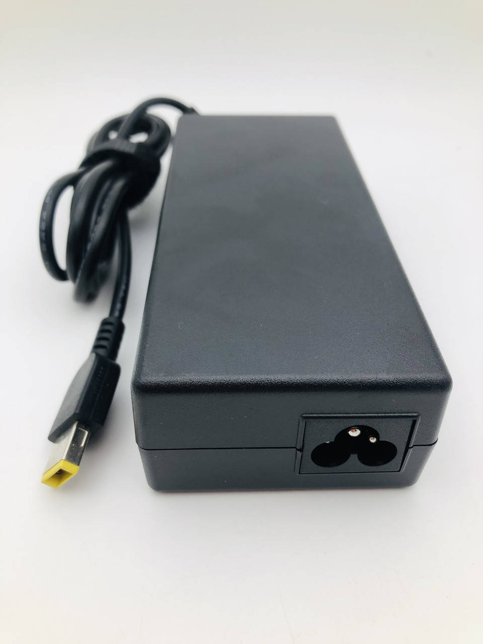 

Блок питания для ноутбука Lenovo, разъем USB+pin (Square 5 Pin), 20V, 6.75A, 135W, черный, без кабеля