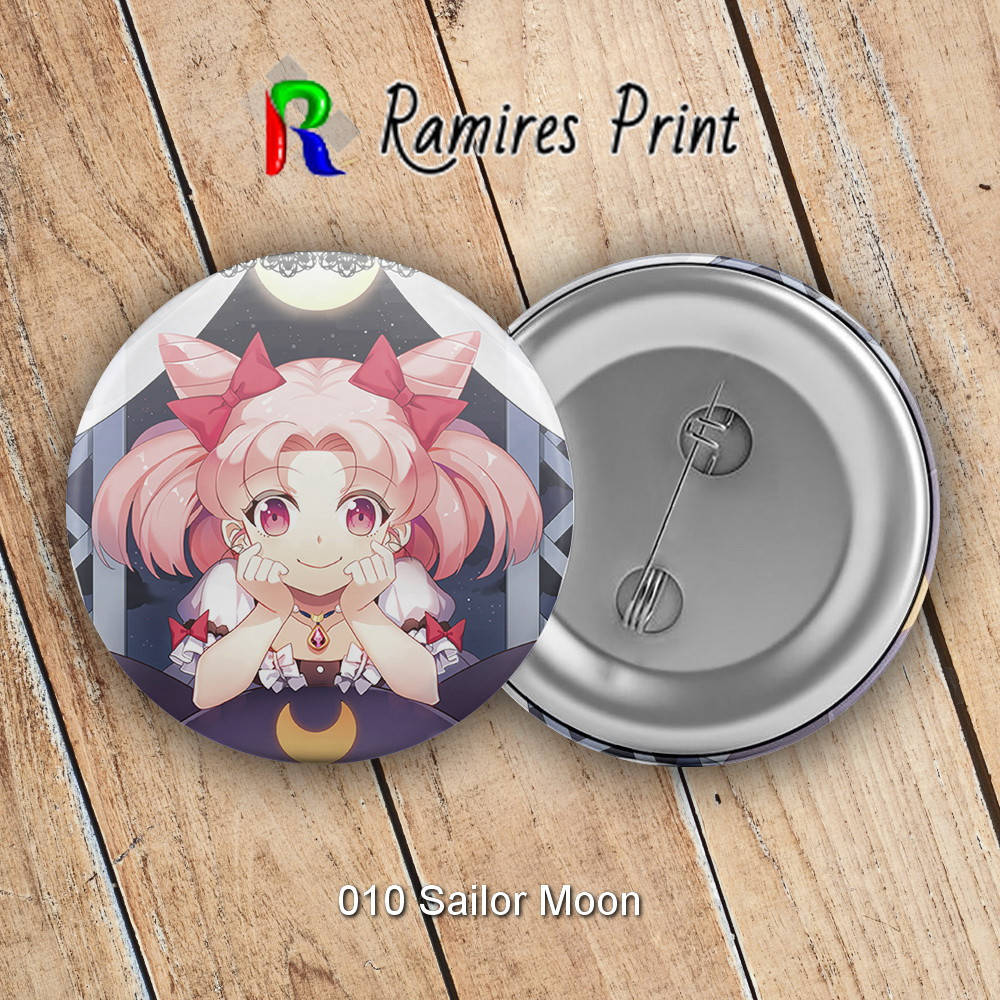 

Значок Sailor Moon 010