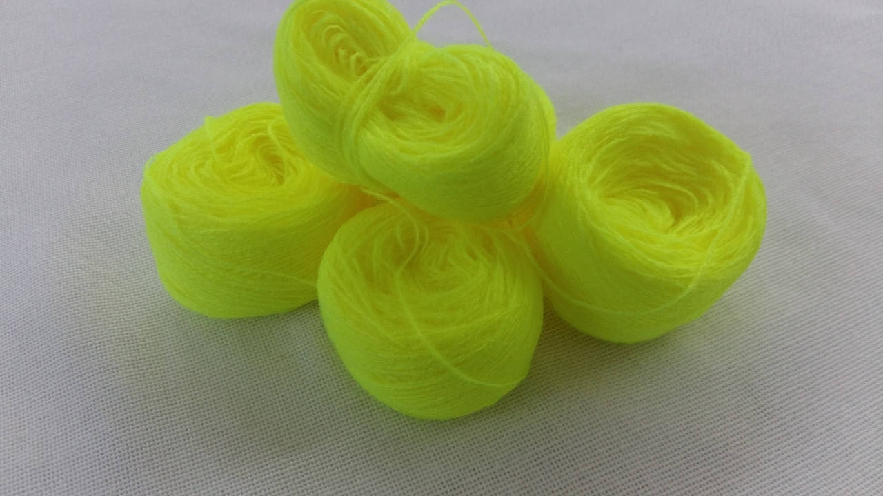 

Акрил для вышивки: ярко-желтый