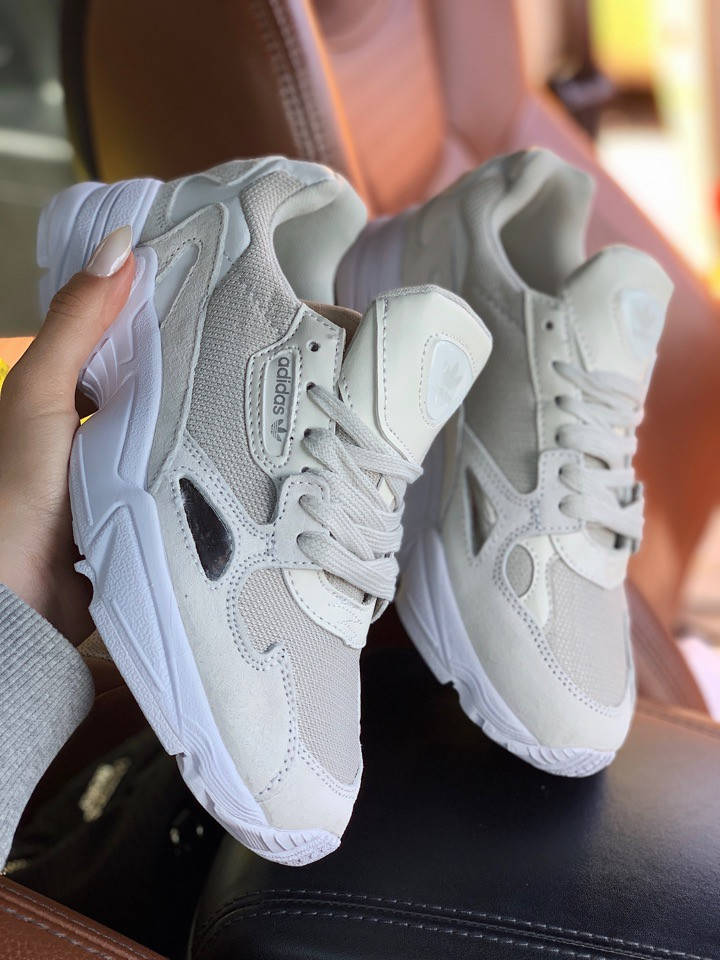 

Женские замшевые кроссовки Adidas Falcon White (Адидас Фалькон белые), Белый