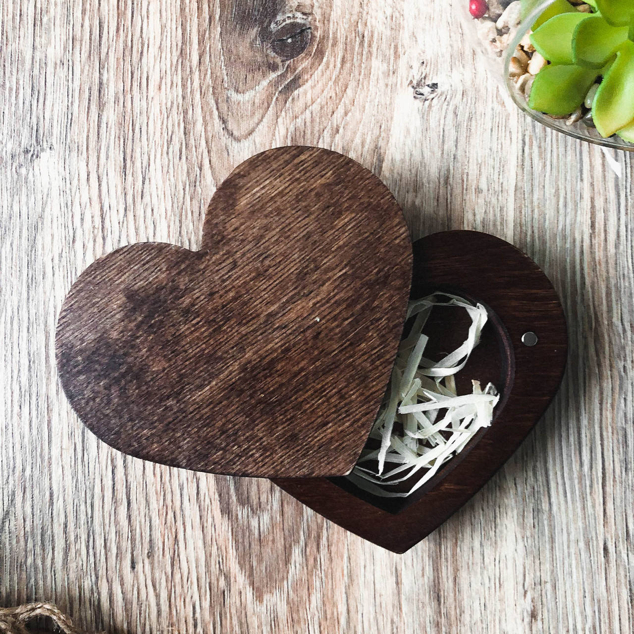 

Коробочка деревянная Love Красная