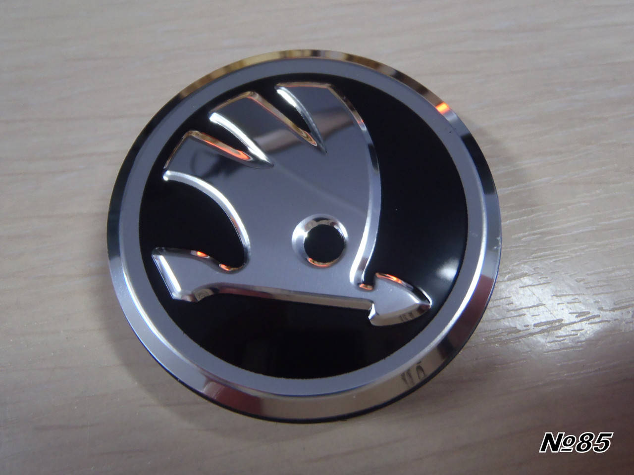 

Колпачки заглушки в диски Skoda/Шкода 5JA 601 051A 56/52/7 мм. Черные/Хром