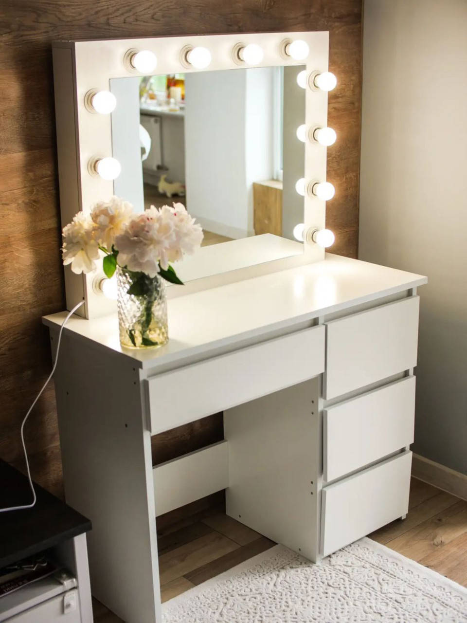 

Туалетный столик и зеркало с подсветкой для визажиста, гримерный стол, макияжный стол