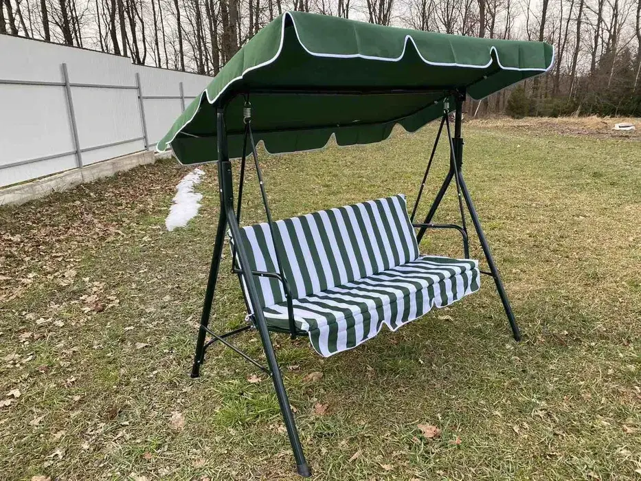 

Садовая качель Kingfisher Lahore 3-х местная качель с навесом и матрасом, Зелёный