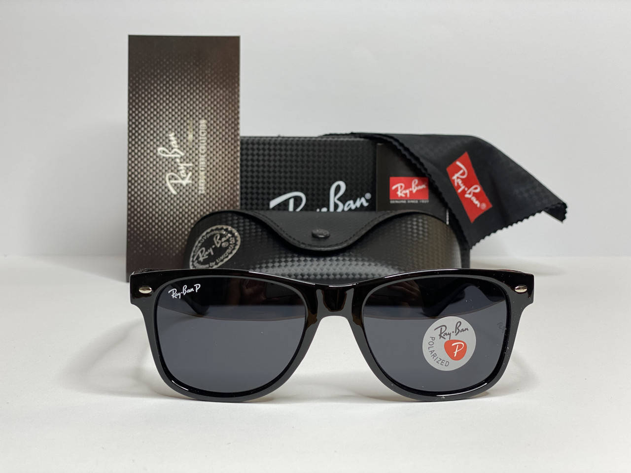 

Солнцезащитные очки Ray Ban Wayfarer 1009
