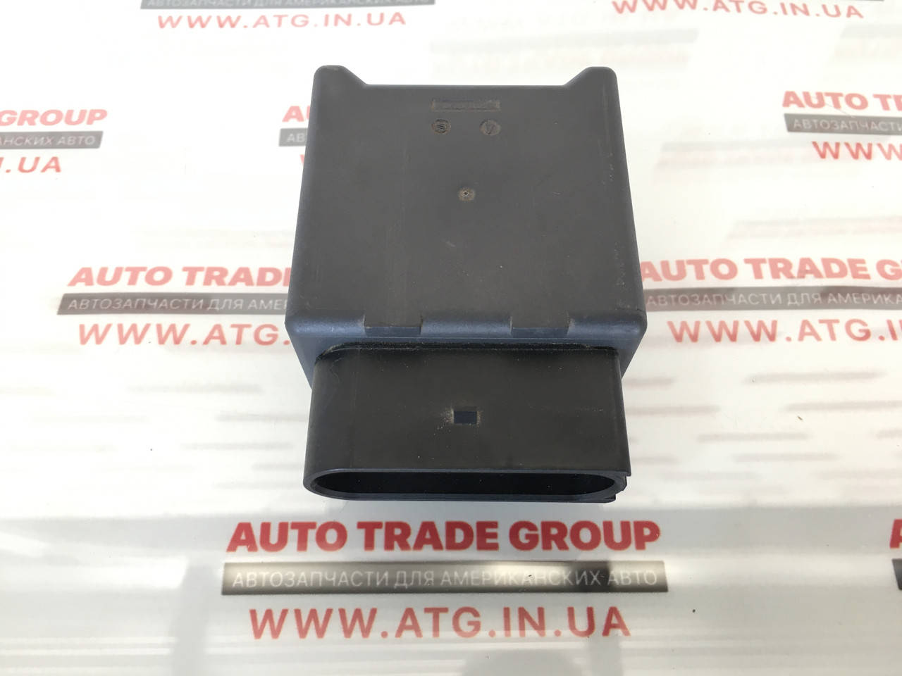 

Блок управления топливным насосом VW Jetta 19- оригинал б/у 5Q0-906-093-A
