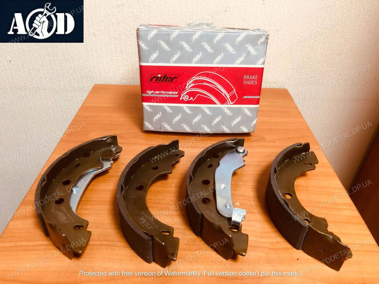 

Тормозные колодки на Renault Kangoo задние диам. 203 1997-->2008 Rider (Венгрия) RD.2638.GS8650