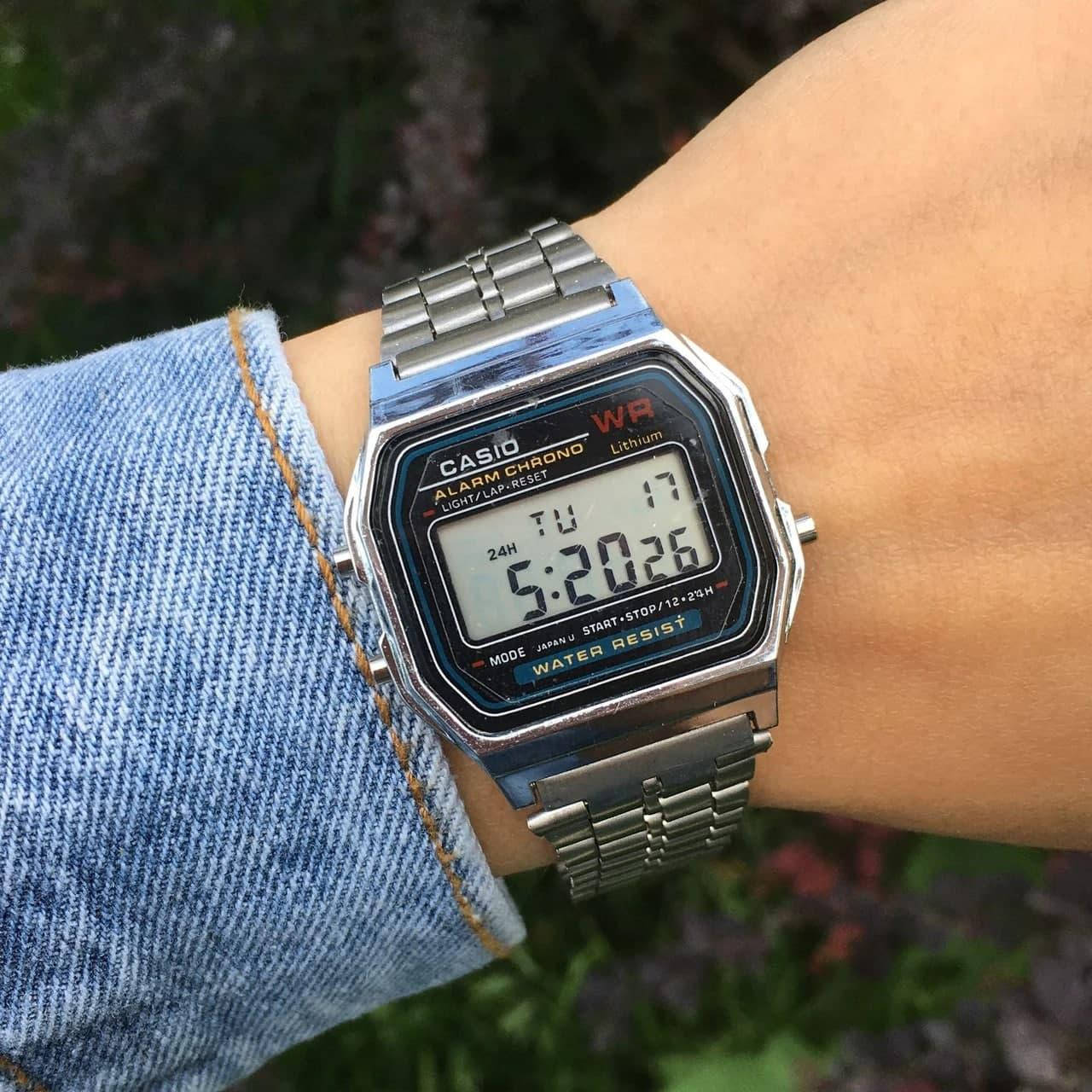 

Мужские классические часы Casio илюминатор