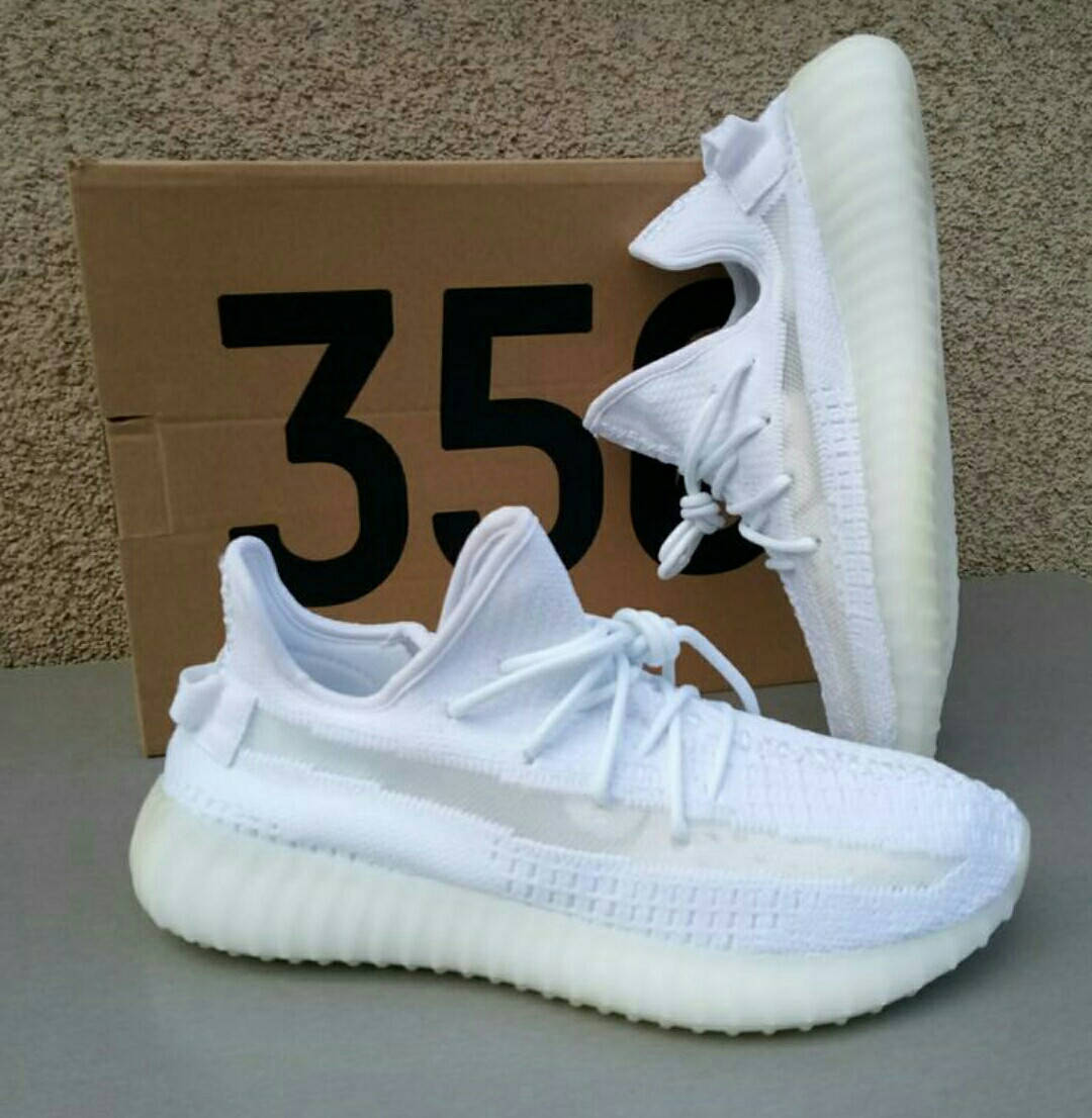 

Adidas Yeezy Boost модные мужские кроссовки белые текстиль весна лето в коробке