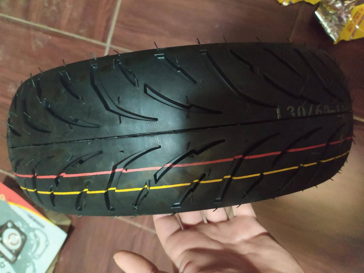 

Мотошина 130/60 -13 (тайвань) бескамерная трасовая