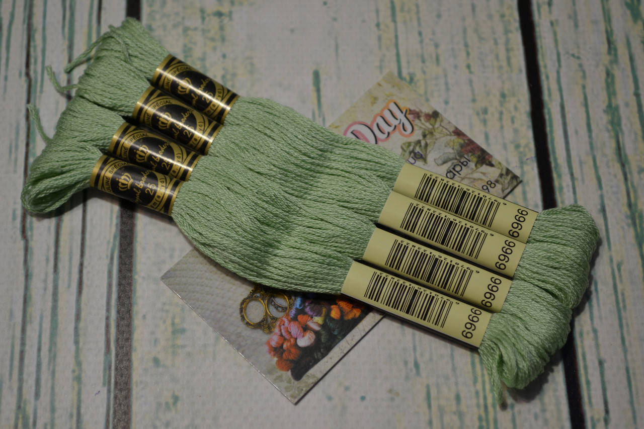 

Мулине Royal Broderie, цвет №966