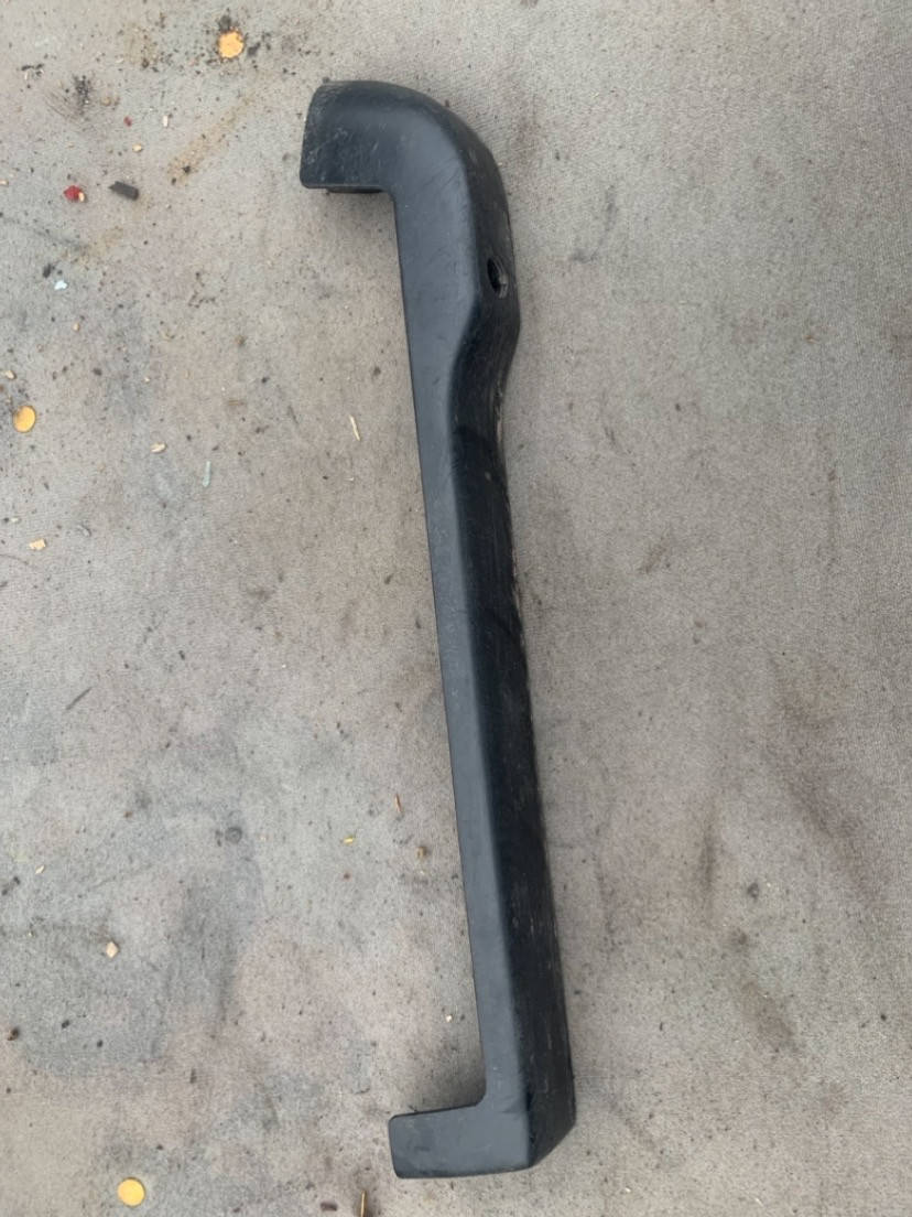 

Накладка сидения боковая Volkswagen Golf 4 1J0 881 347 D
