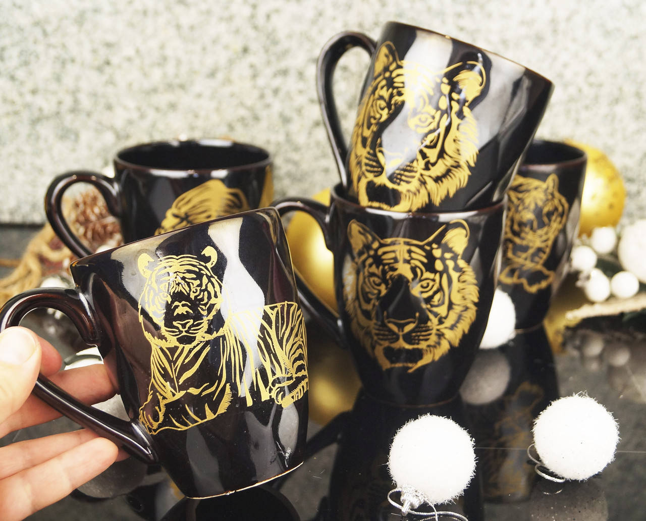 

Чашка на подарок черная с Тигром 400 мл, Черный