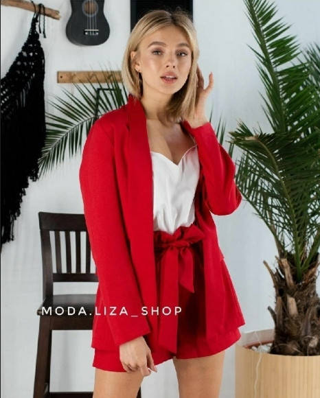

Класичеcский женский костюм (пиджак + шорты). Размеры 40 42 44 46 48 50 52 54 54, Красный