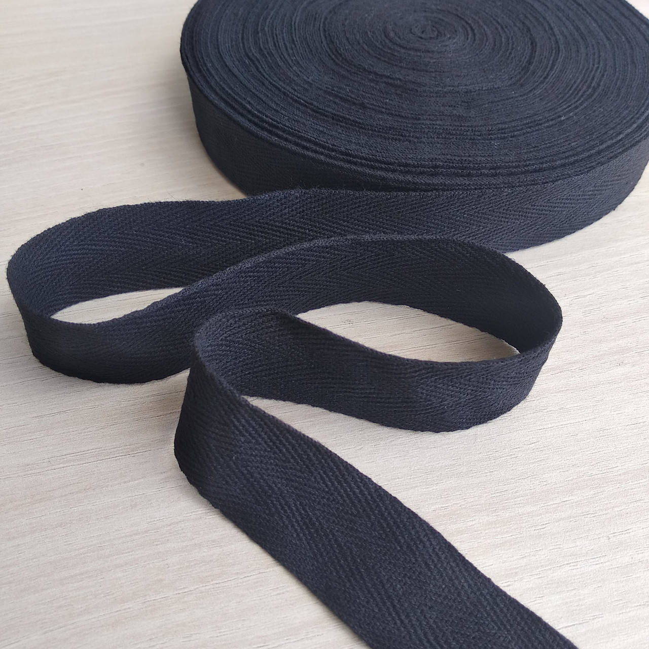 

Тесьма киперная 2,5см, черная