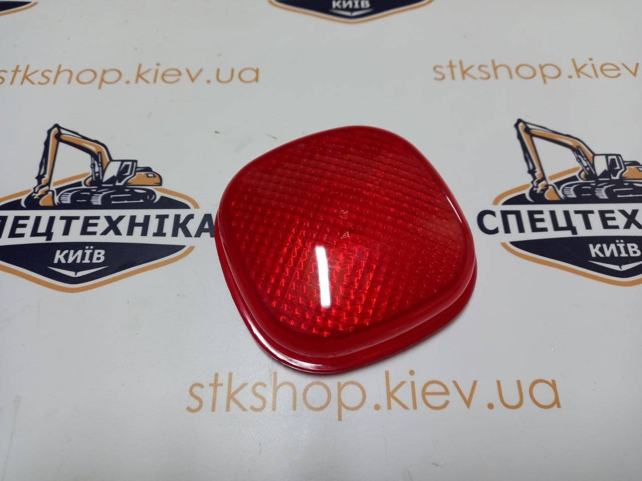 

700/50072 Линза - стекло фонаря (красное) на JCB