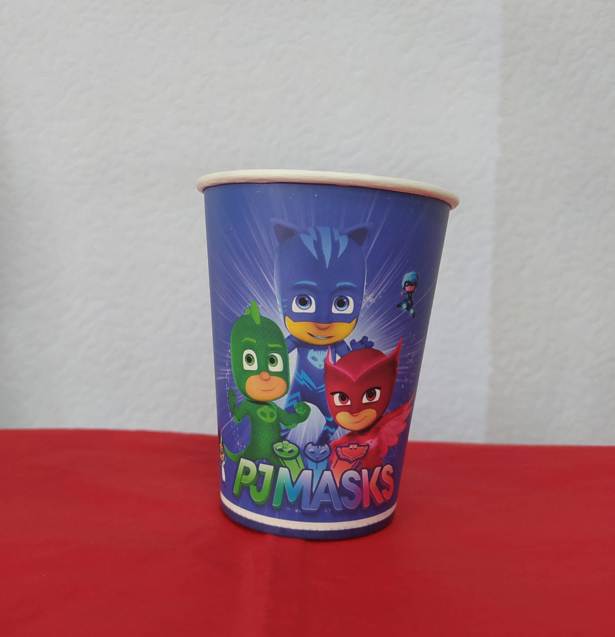 

Набор бумажных стаканов принт Герои в масках 250мл 5шт.