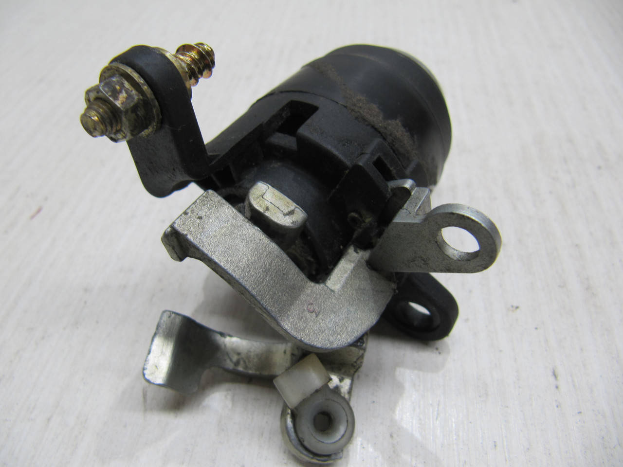 

Кнопка замок открывания багажника Ауди Audi 80 B3 Оригинал 893 862 055 D