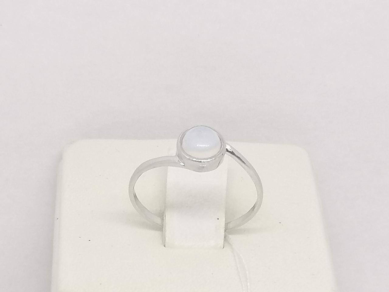 

Серебряное кольцо с лунным камнем. Артикул 3612925418В 15,5