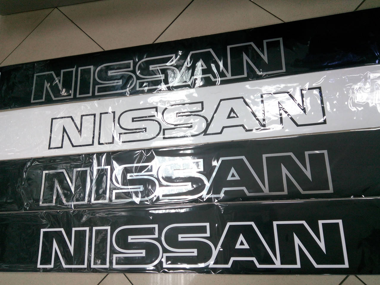 

Виниловые наклейки на лобовое стекло NISSAN 135х17 см 2 вида