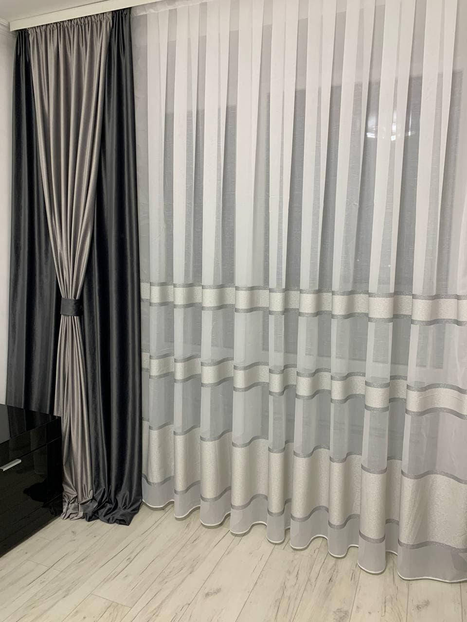 

Льняной тюль в полоску с нежным блеском зал/гостиную или спальню. Цвет: Серый