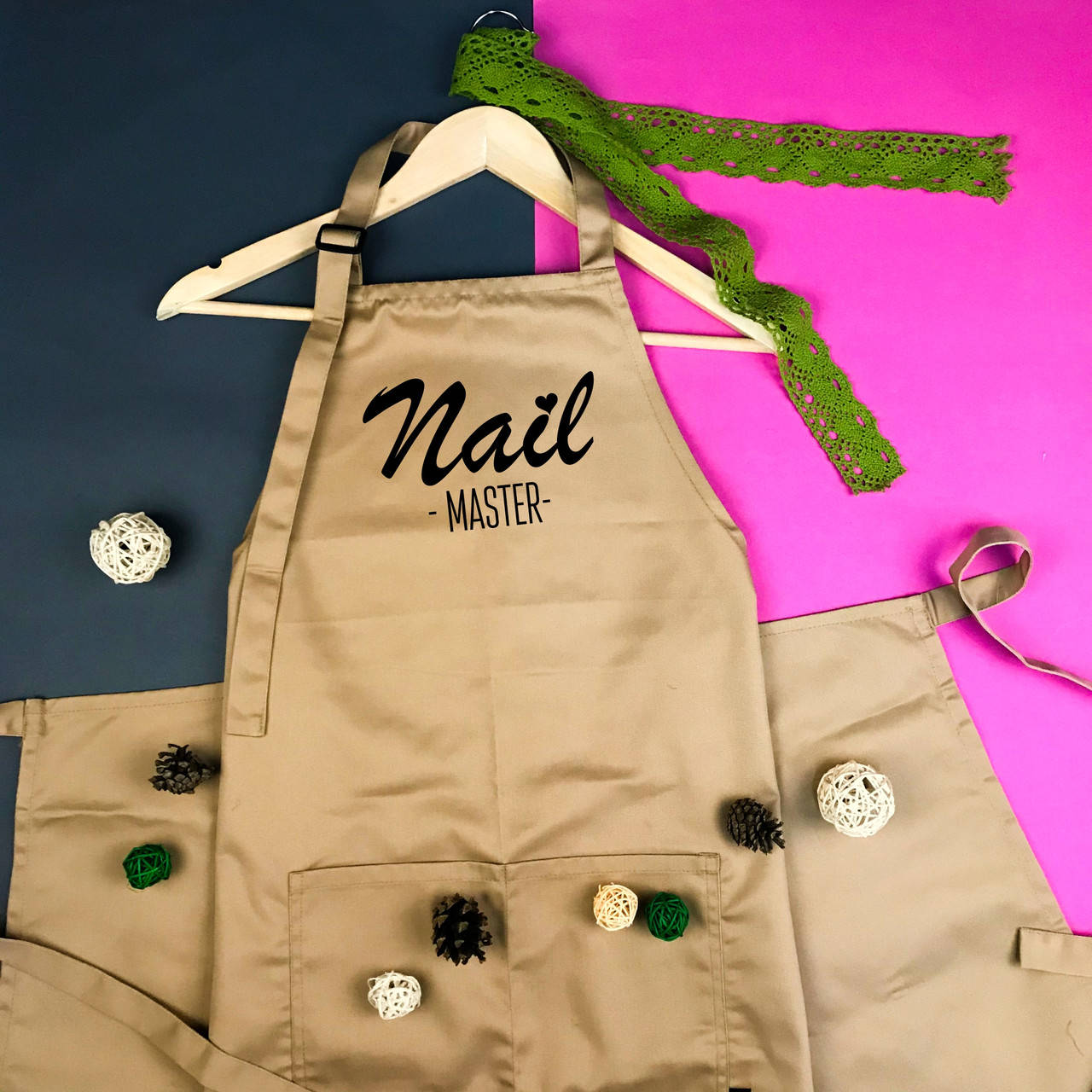 

Фартук c принтом для мастера маникюра "Nail master", Бежевый