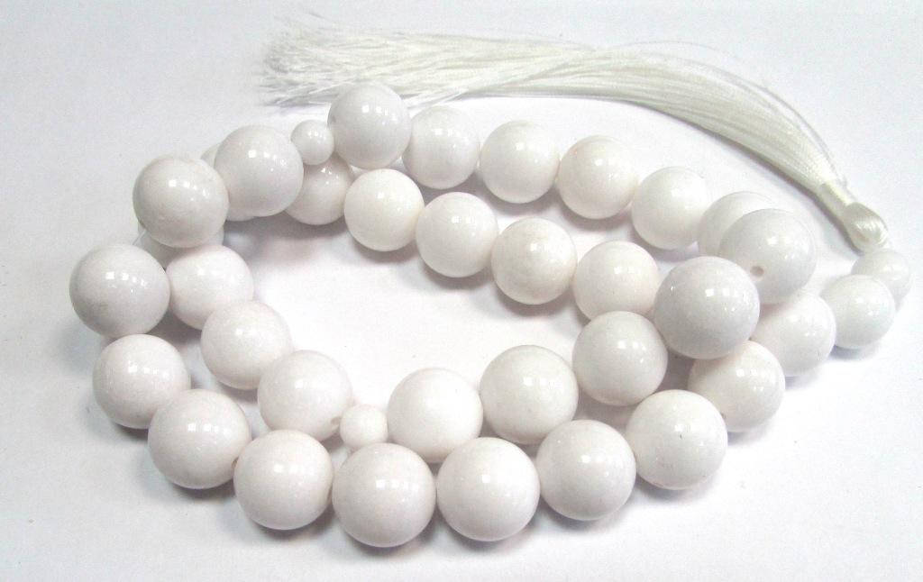 

Чётки из камня Агат белый 33 бусины d-10 мм.