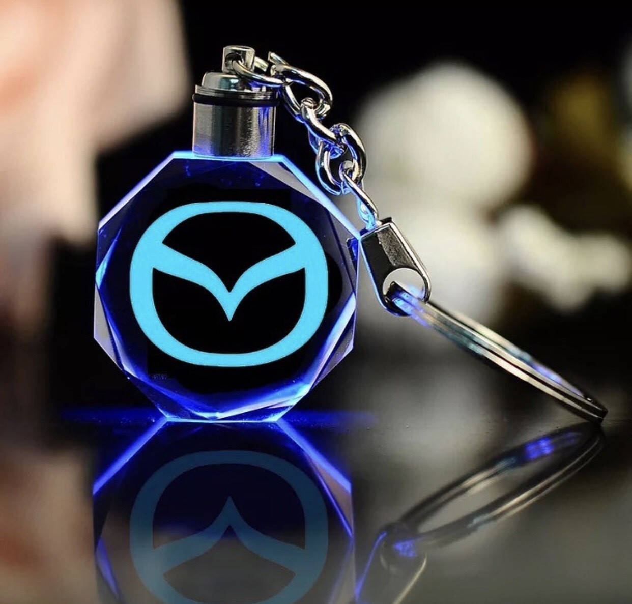 

Брелок Кристал MAZDA с подсветкою логотипа Авто