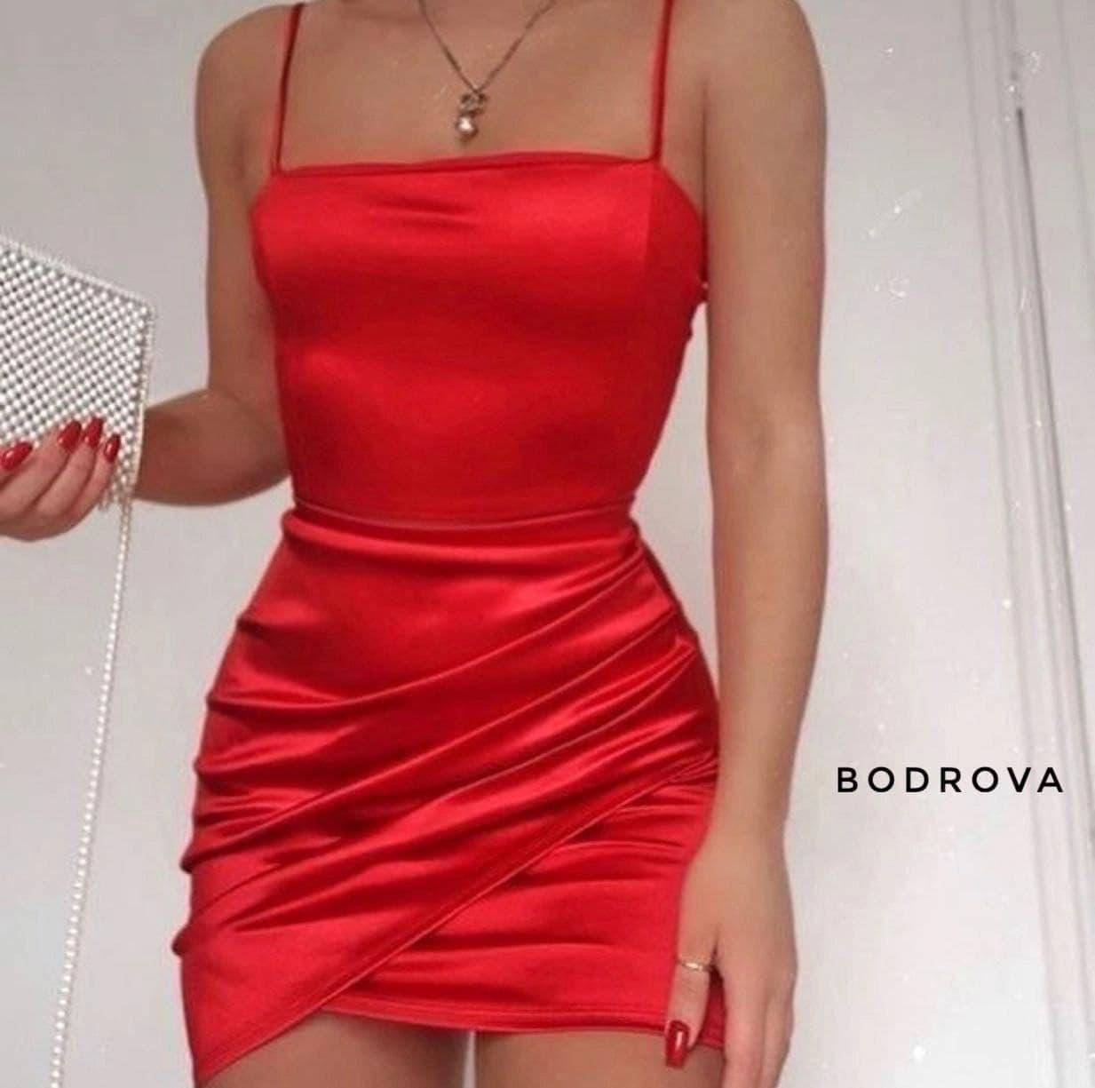 

Романтичное шёлковое платье мини на тонких бретелях красный, 42-44