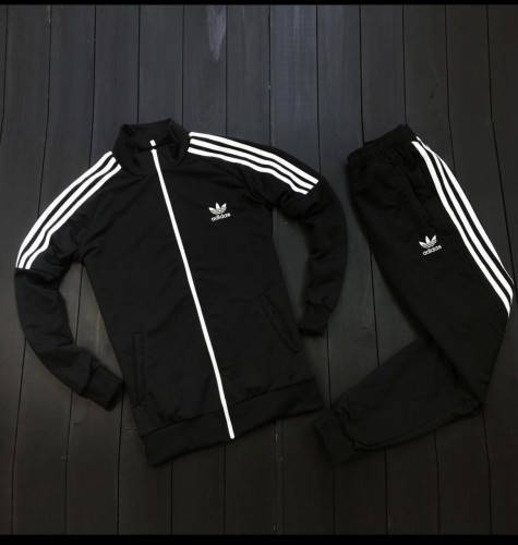 

Мужской спортивный костюм Adidas с лампасами. Спортивный костюм Адидас