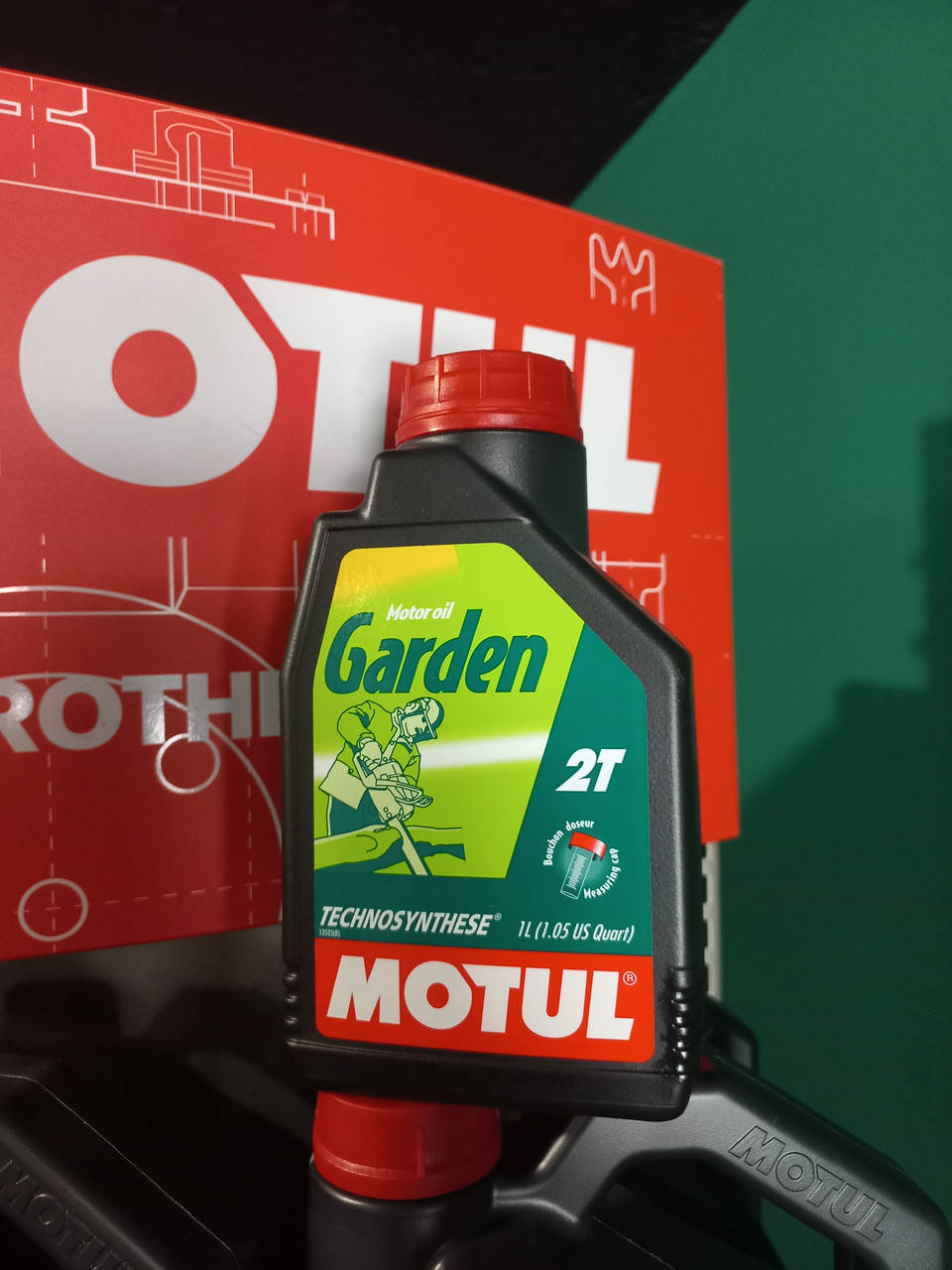 

Масло для 2-х тактных двигателей MOTUL / Garden 2T / 1 л