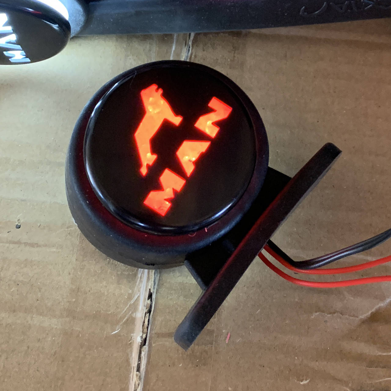 

ФОНАРЬ ГАБАРИТНЫЙ РОГ LED, 6СМ, MAN