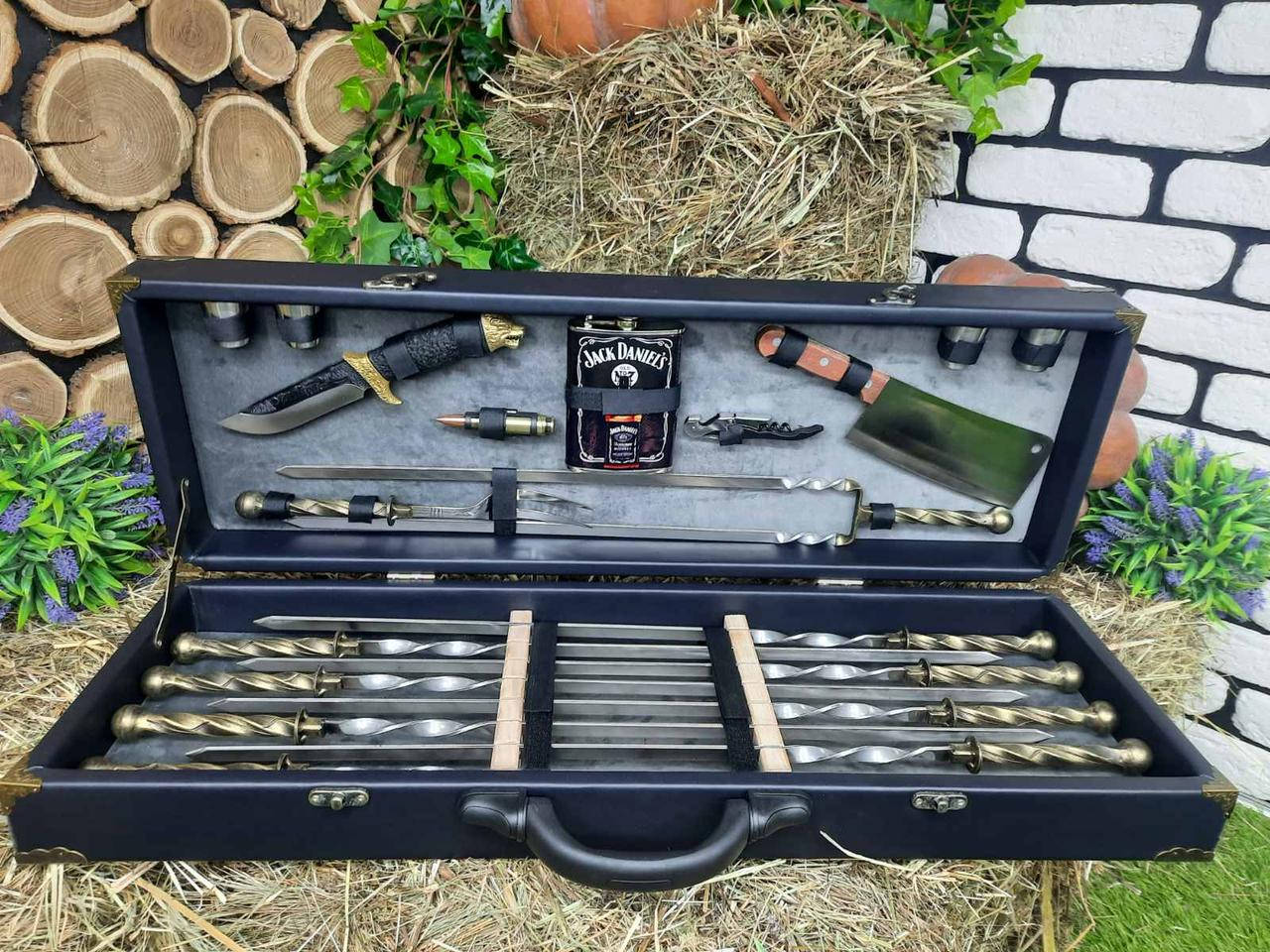 

Набор из 8 шампуров с кованной ручкой "Викинг" (700х12х3 мм) + комплект аксессуаров в кейсе обтянутом кожей