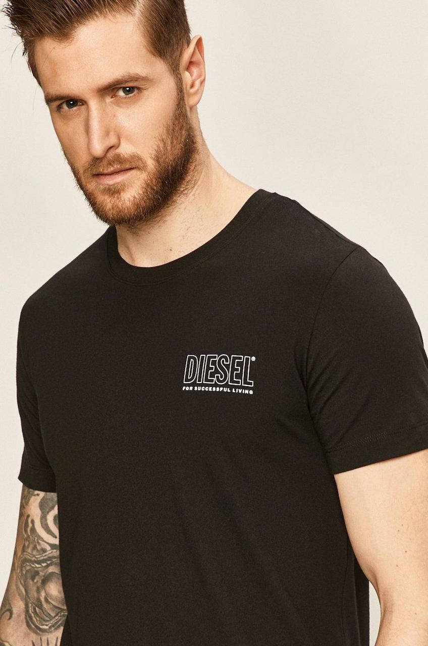

Футболка мужская Diesel, черный дизель M