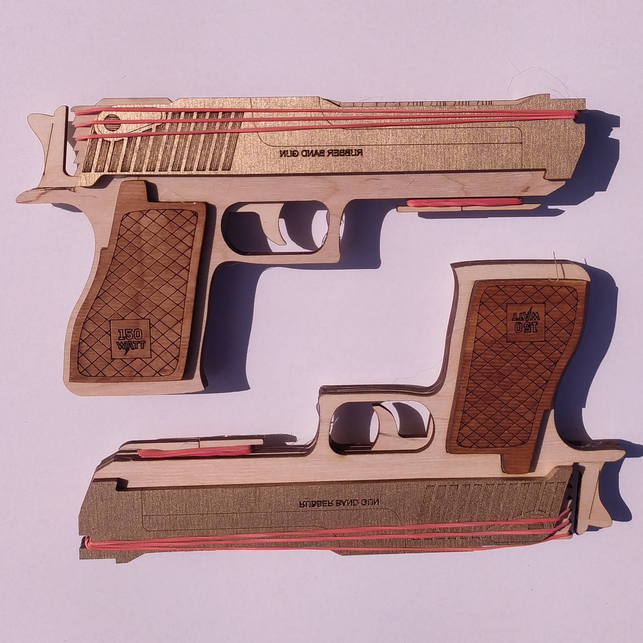 

Деревянный Пистолет Дигл (Desert Eagle) из CS:GO (КС:ГО) Стреляющий Резинками. Цвет: Золотой.