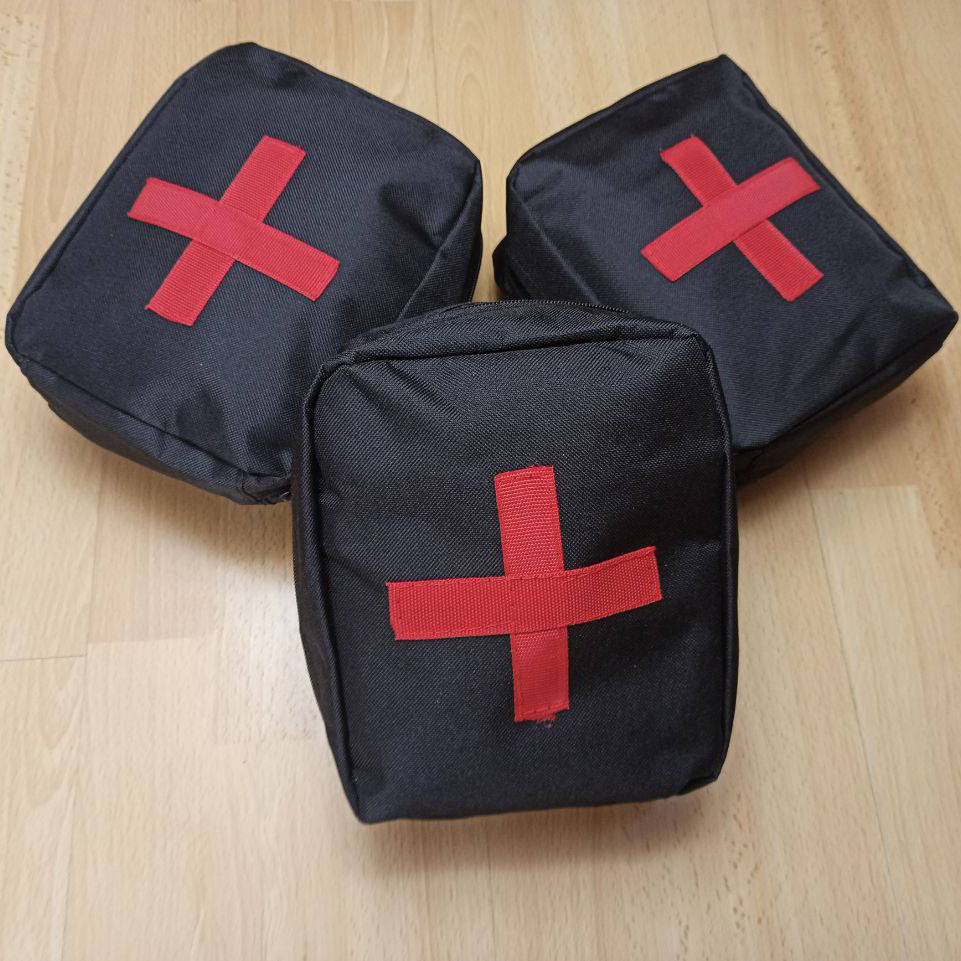 

Тактическая аптечка, подвесная аптечка , военная аптечка из ткани. Цвет: черный