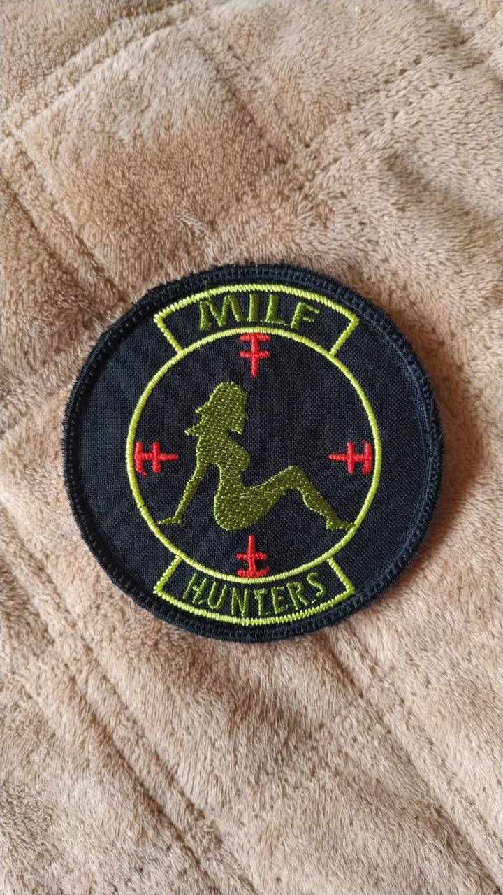 

MILF hunters. Шеврон на липучку.