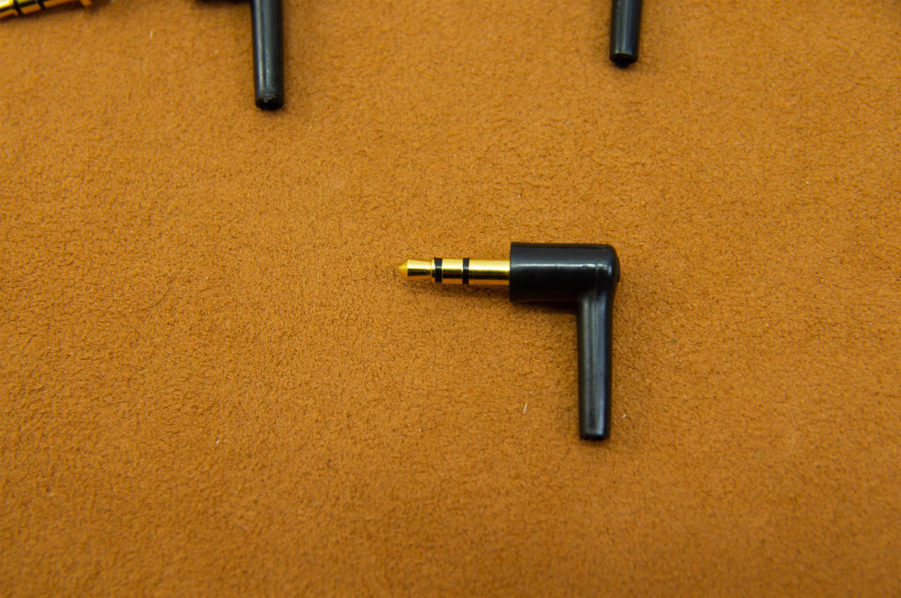 

Качественный штекер для наушников 3.5 мм Jack (под 90 градусов)