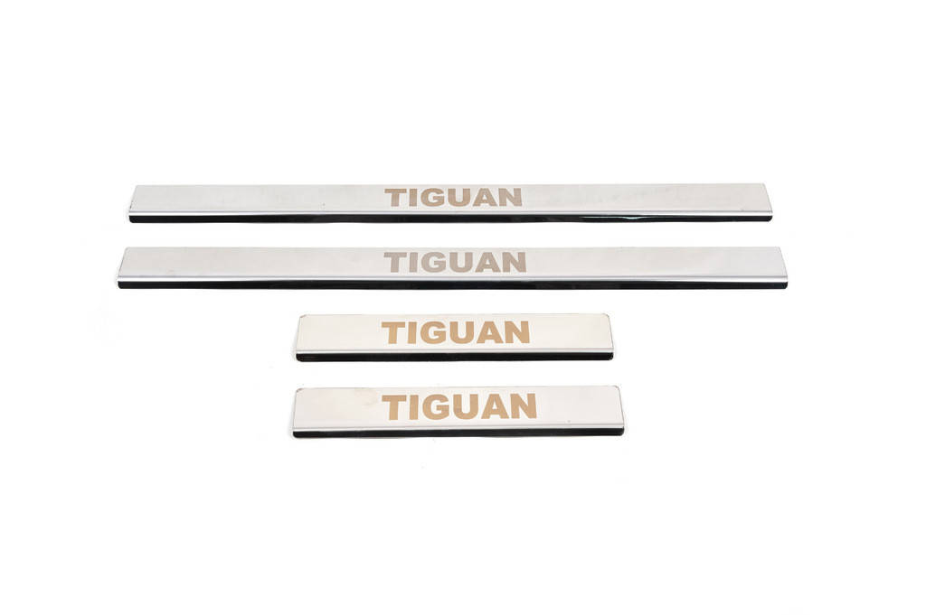 

Накладки на дверные пороги Carmos (нерж) для Volkswagen Tiguan 2016↗
