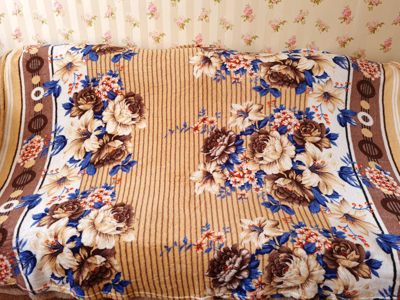 

Плед. Микрофибра (плюш). 180см × 200см