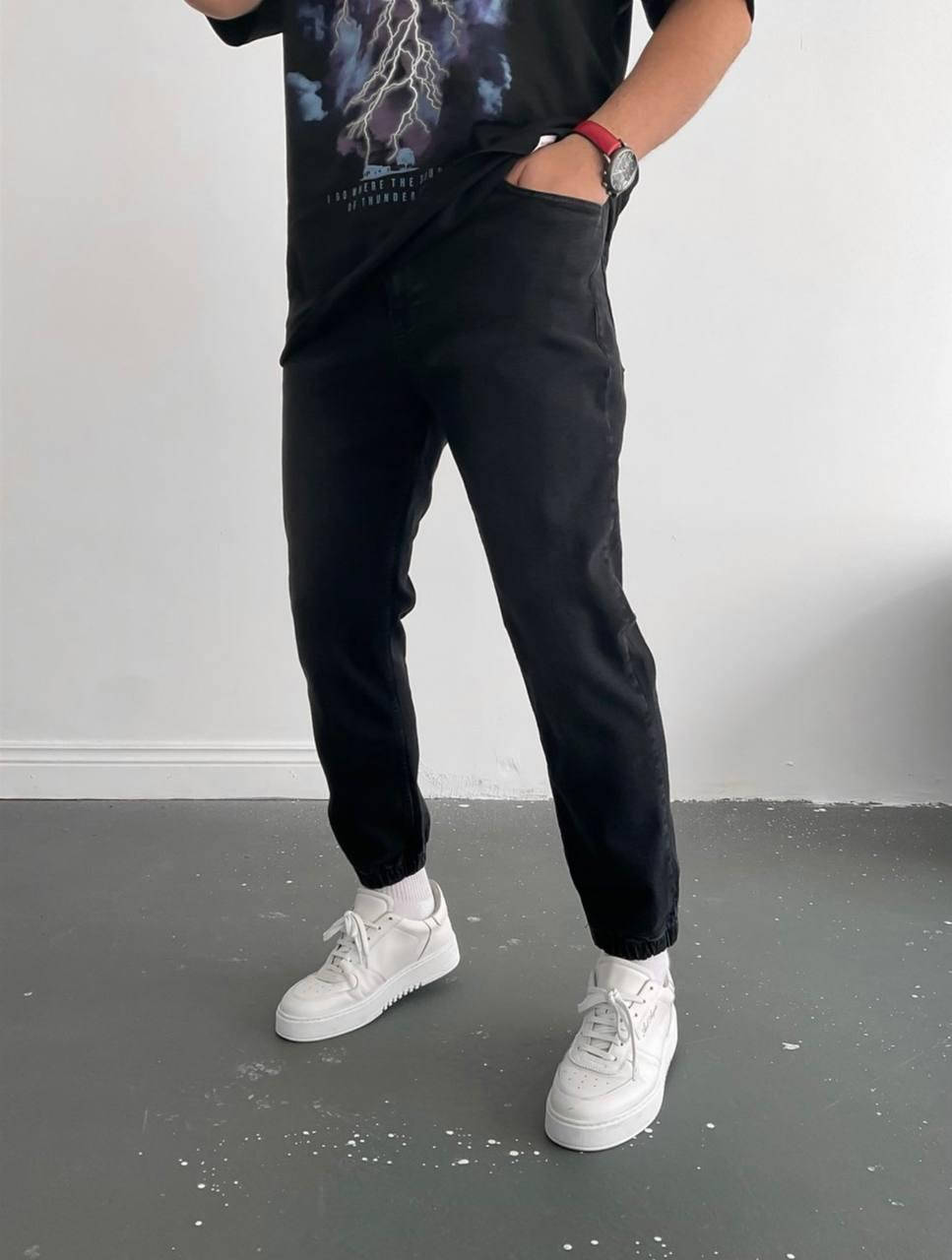 

Мужские стильные джинсы-джоггеры (чёрные). Мужские джинсы с манжетами