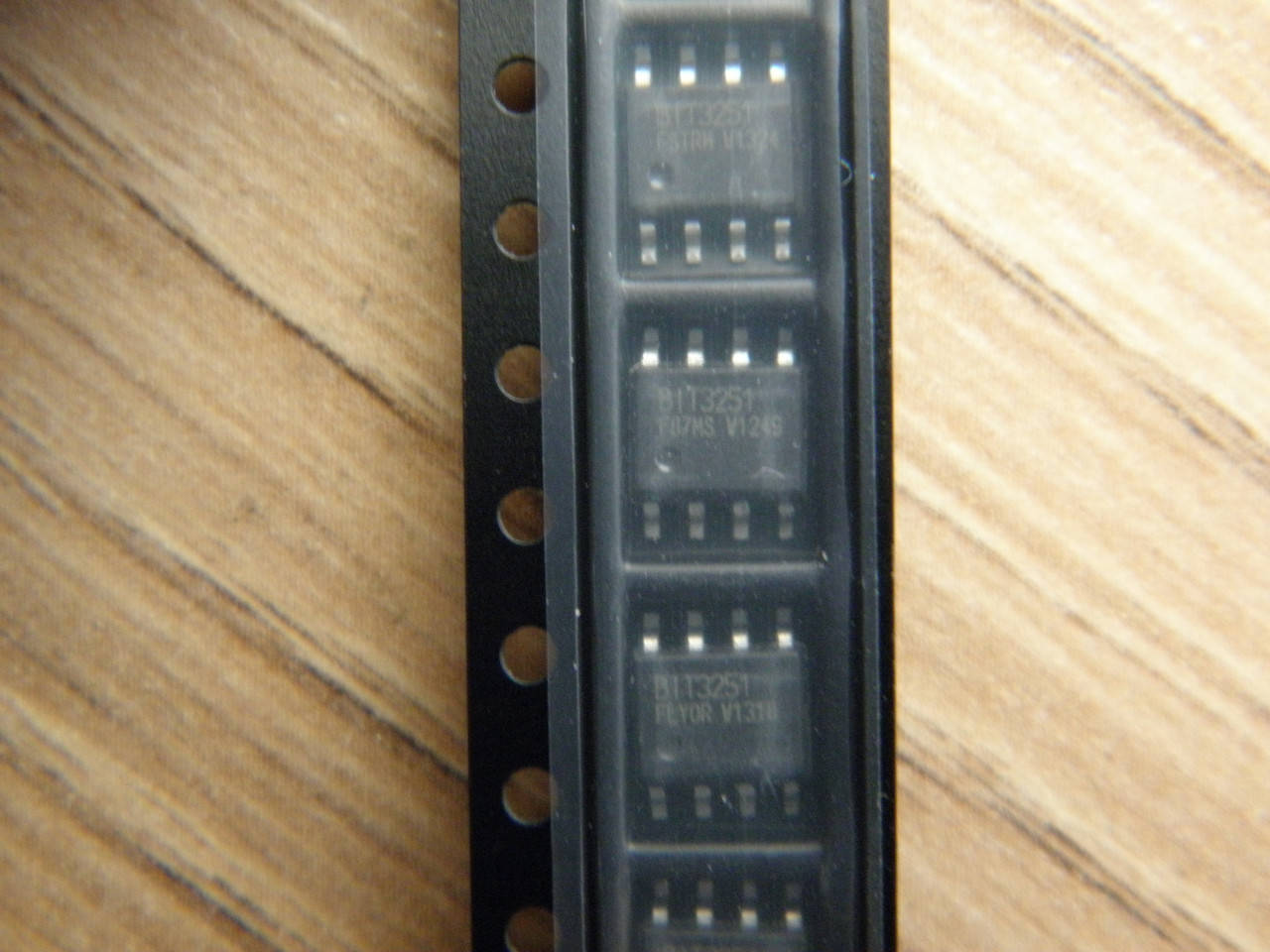 

Микросхема BIT3251