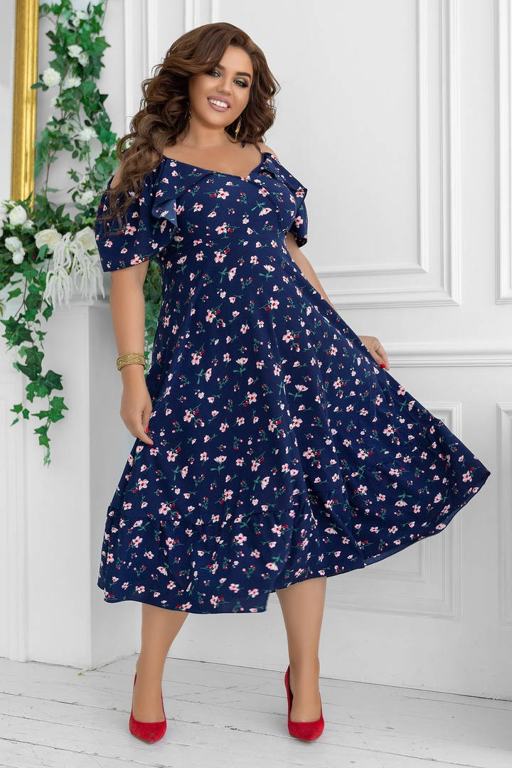 

Насыщенное красивое легкое платье