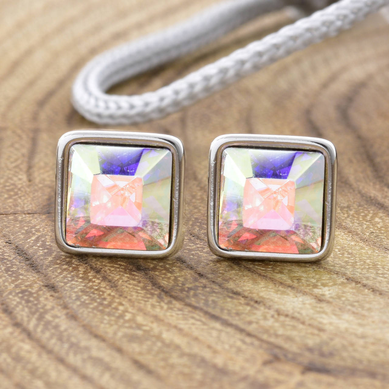 

Серьги Xuping с кристаллами Swarovski 21402 размер 7х7 мм цвет рассвет позолота Белое Золото