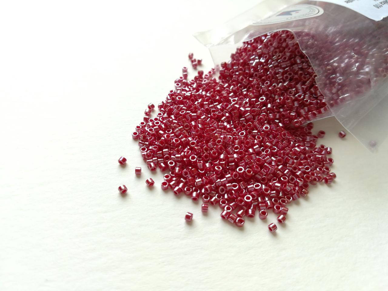 

Японський бісер Miyuki Delica 11/0 DB1564 Opaque Dark Red Luster