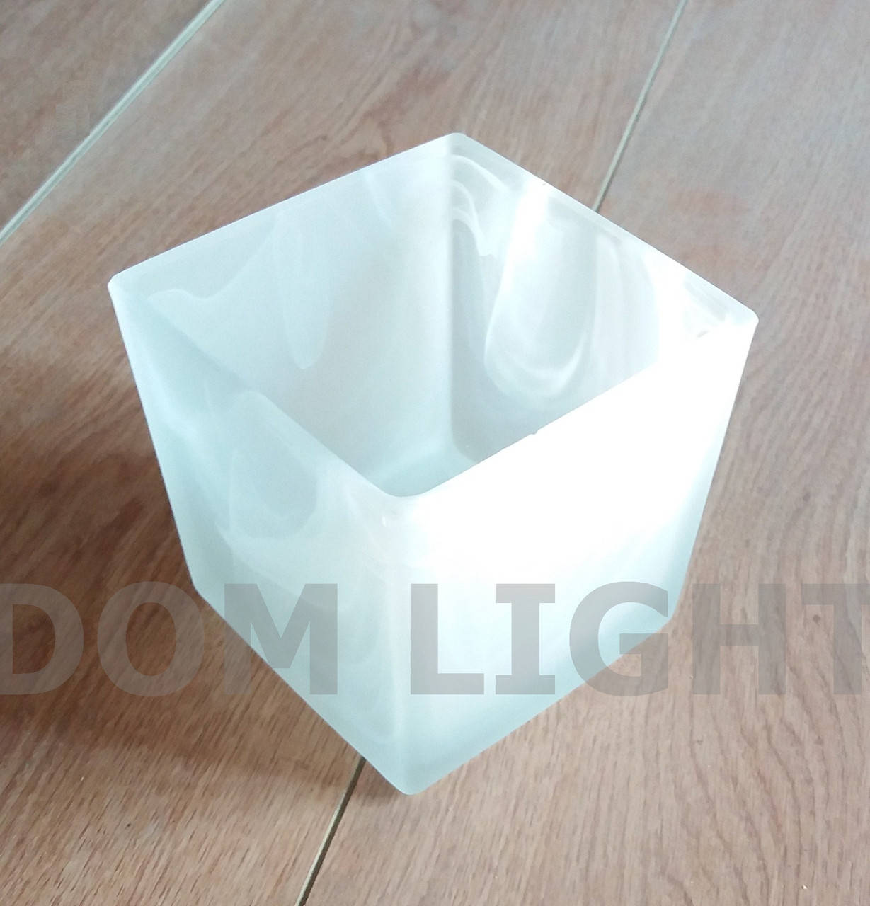 

Плафон для люстры светильника стекляный матовый белый Куб 10х10