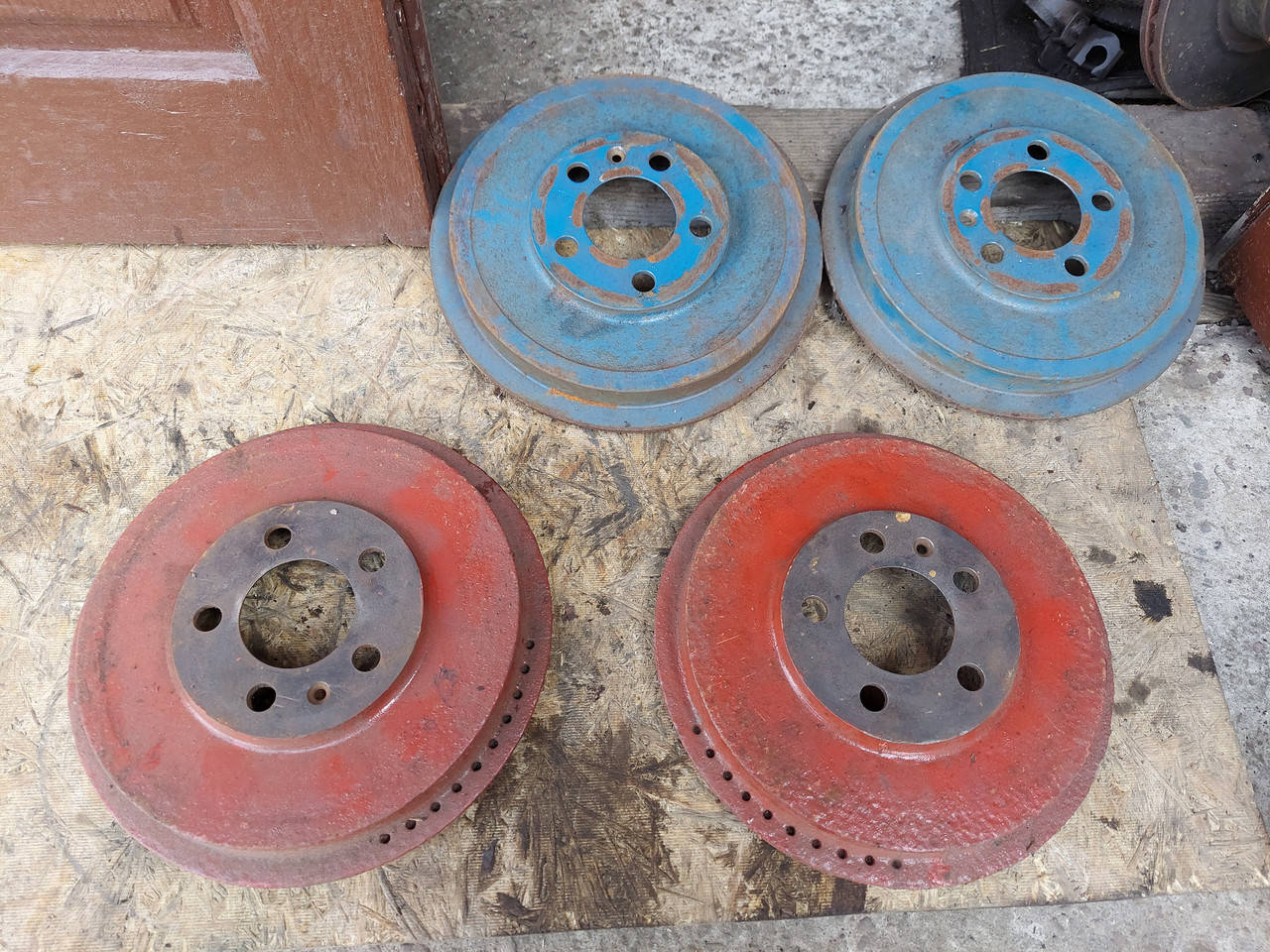 

Барабан задний Диск Октавия тур \ задній барабан гальмівний Октавія