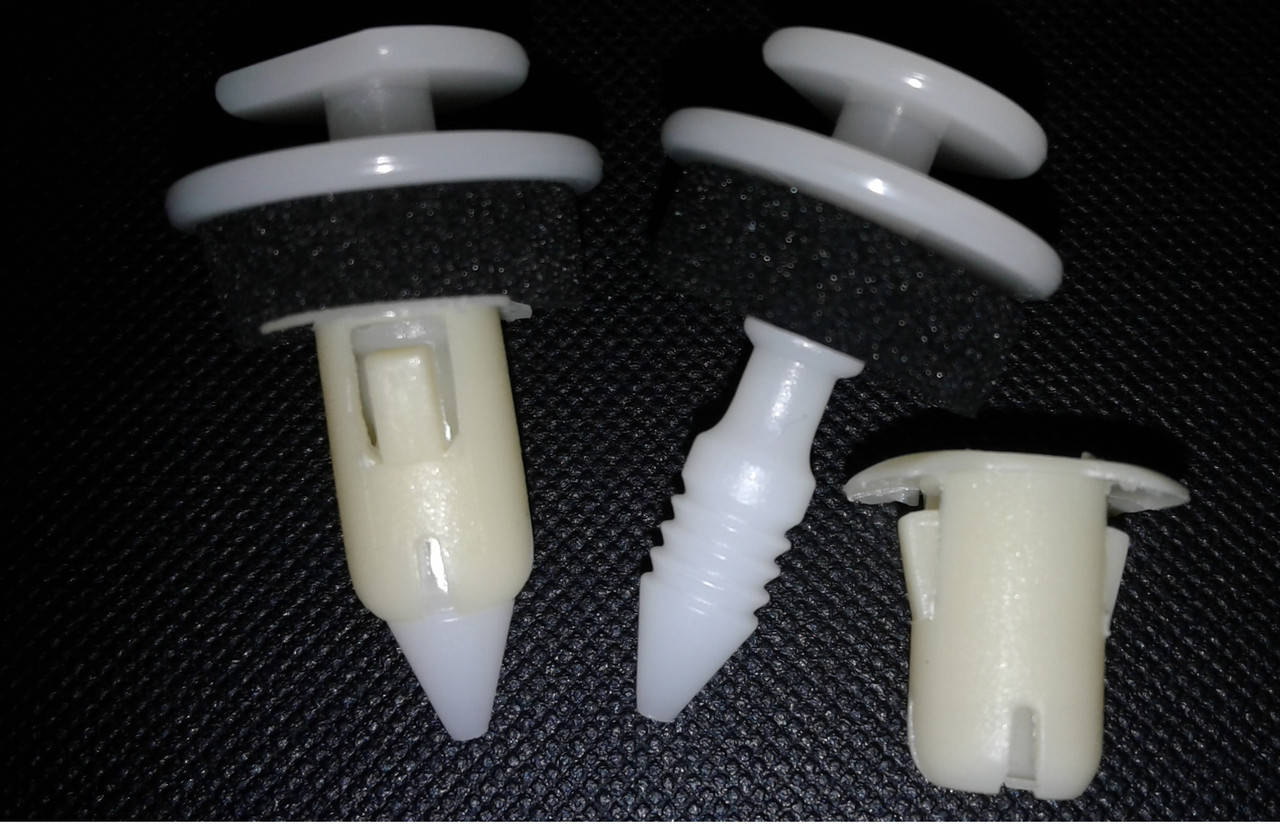 

Клипса крепления обшивки двери Mercedes W163